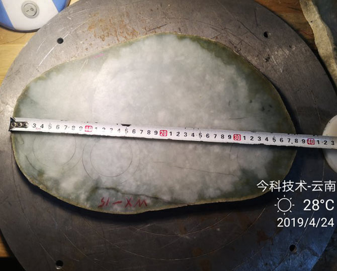 今科金剛石線切割機(jī)翡翠切割表面效果